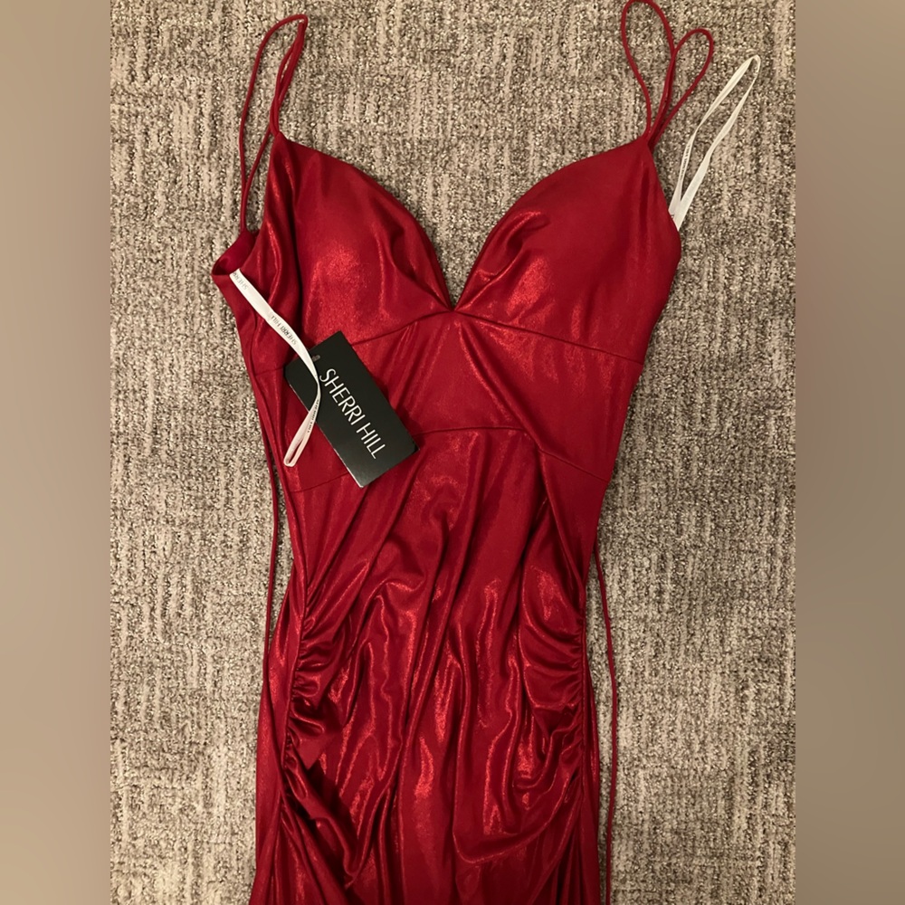 SHERRI HILL 53874 NWT - Wine
SOLD OUT ONLINE